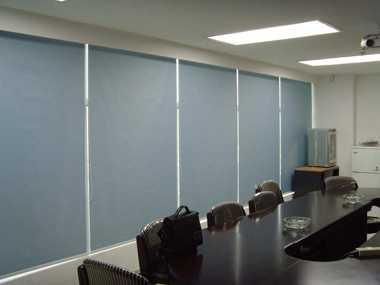办公室窗帘用什么颜色好 办公室窗帘最佳的颜色
